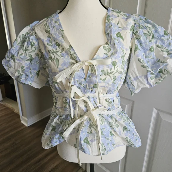 entro Blue and Cream Floral Tie-Front Peplum Blouse - Picture 1 of 3